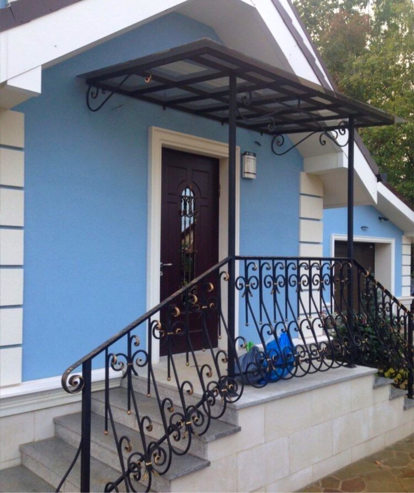 Односкатный навес над крыльцом из поликарбоната Современный автонавес с крышей из поликарбоната